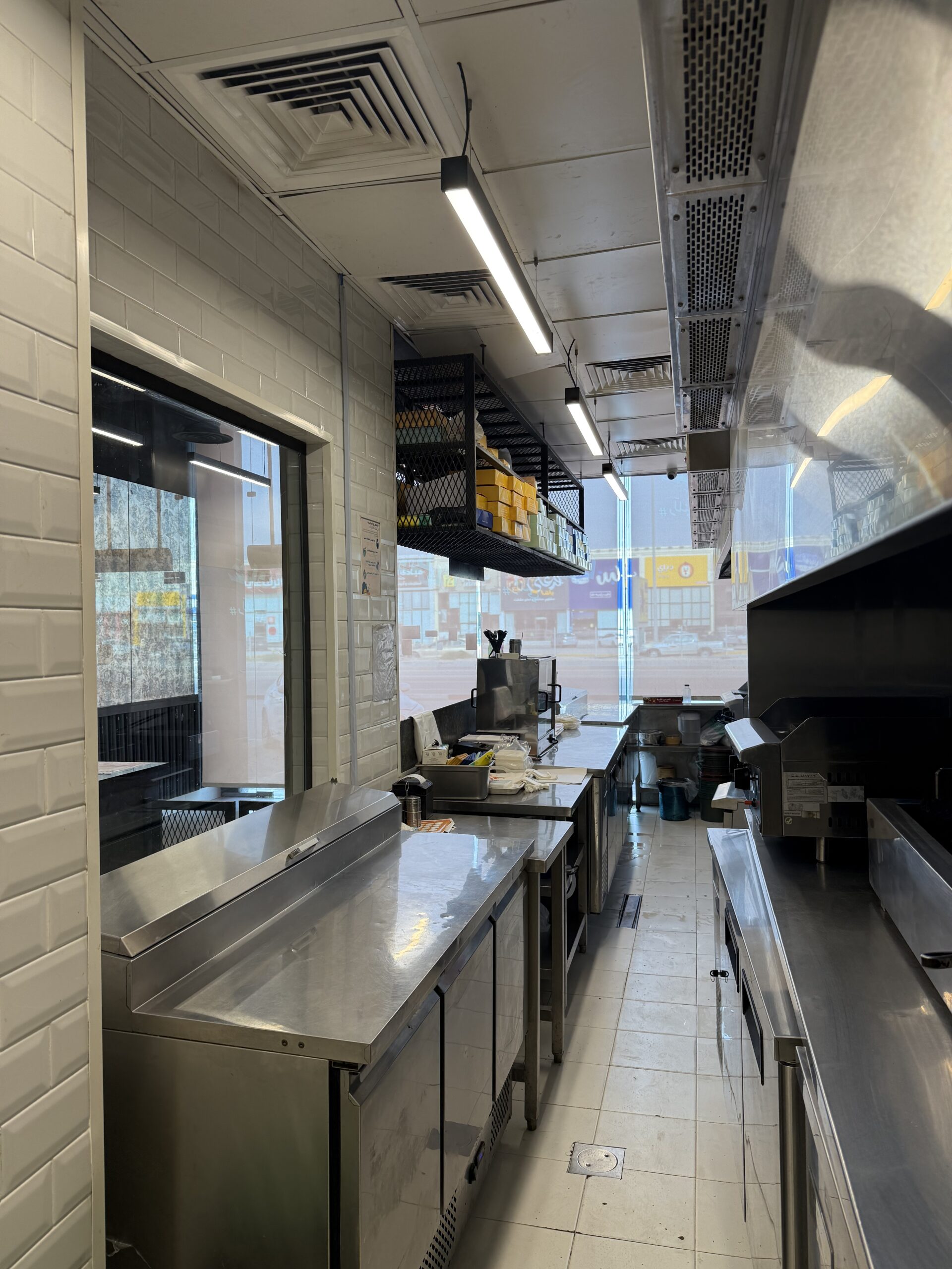 للبيع مطعم متكامل مختص بشورما والمشاوي